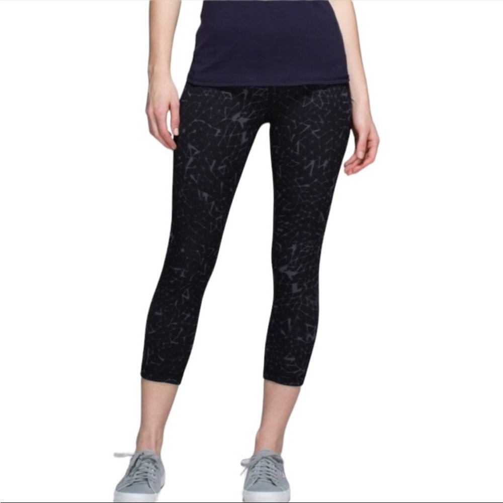‼️SOLD‼️ Lululemon Wunder Under Star Crush Capri leggings size 4